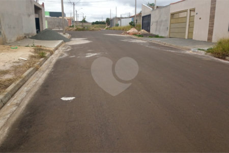 Lote no Jardim do Bosque, aceita financiamento ou aquisição de terreno e construção .