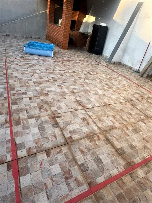 Sobrado com 3 quartos 1 suíte e 6 vagas de garagem no Jardim Guapira