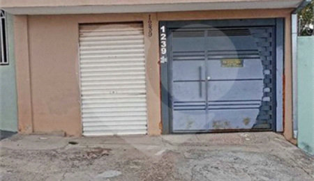 Sobrado à venda com 3 quartos, sendo 2 suítes, em Loteamento Social Antenor Garcia, São Carlos, SP