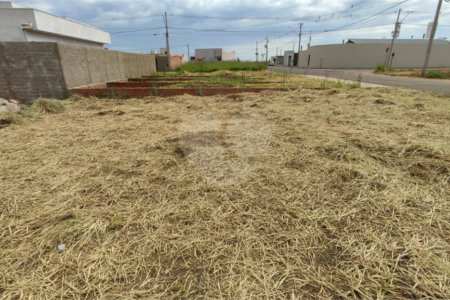 Terreno à Venda em São Carlos, no bairro Jardim Embaré