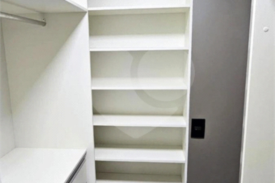 Apartamento à Venda com 210m² com 3 dormitórios e 3 vagas em Perdizes - Estuda permuta .