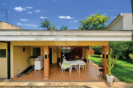 Casa á venda – Granja Viana