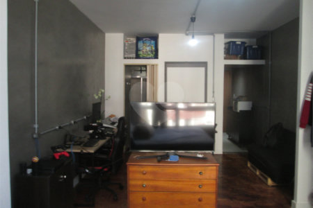 APARTAMENTO TODO REFORMADO!! 1 dormitório. Bairro da Bela Vista. Área Útil: 36 m².