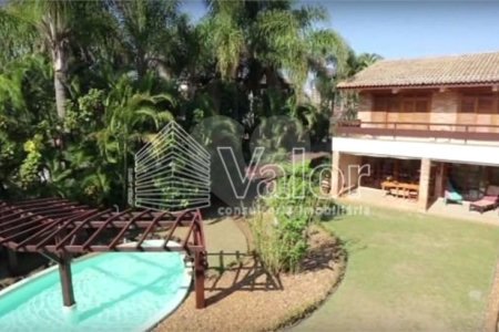 Casa em condomínio fechado