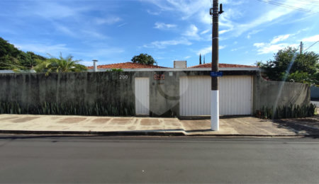 Casa à venda com 3 quartos, sendo 1 suíte,  em Parque Santa Marta, São Carlos, SP
