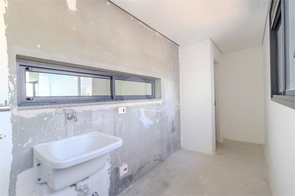 Apartamento à venda com 3 suítes em Campo Belo, São Paulo, SP