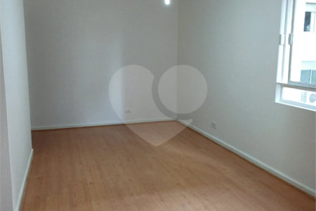 Apartamento com 77m² e 2 dormitórios próximo a Paulista e Metrô Trianon-Masp.