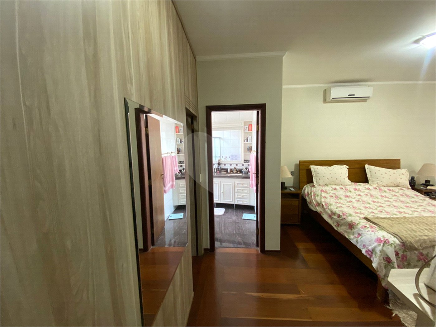 Casa térrea no Condomínio Parque Faber I
