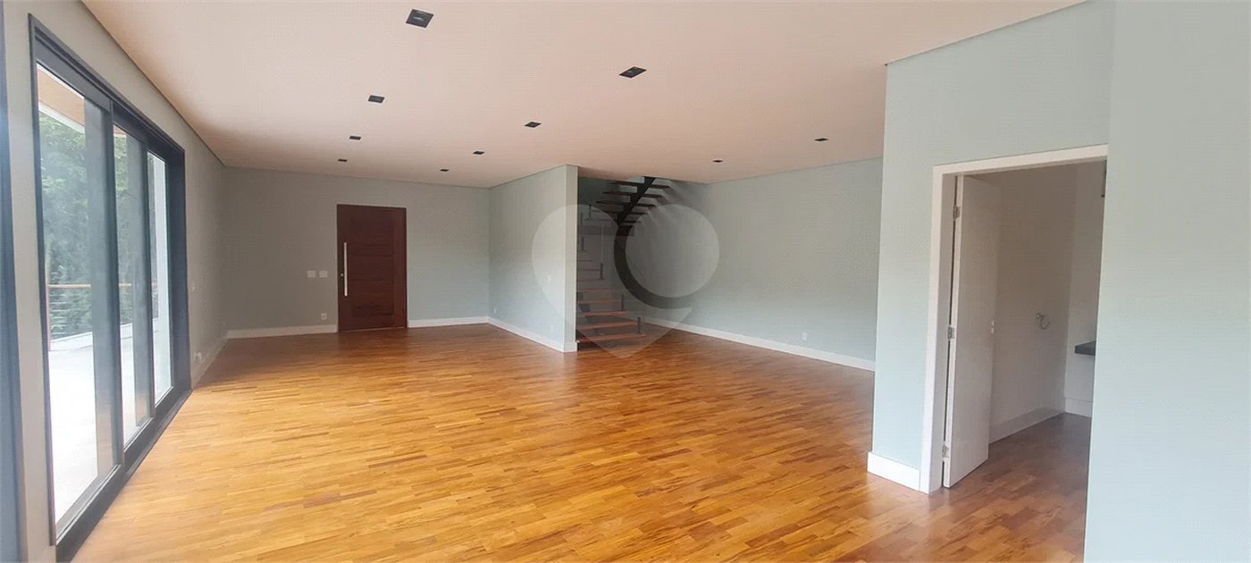 Casa à venda com 3 suítes no condomínio Alpes da Cantareira, Mairiporã - SP