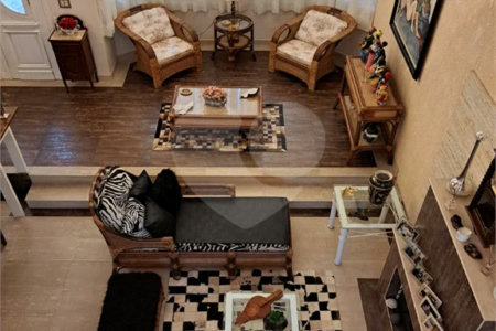 Sobrado com 425 m², 3 suítes e 4 vagas de garagem, à venda no bairro Santa Maria em São Caetano do Sul