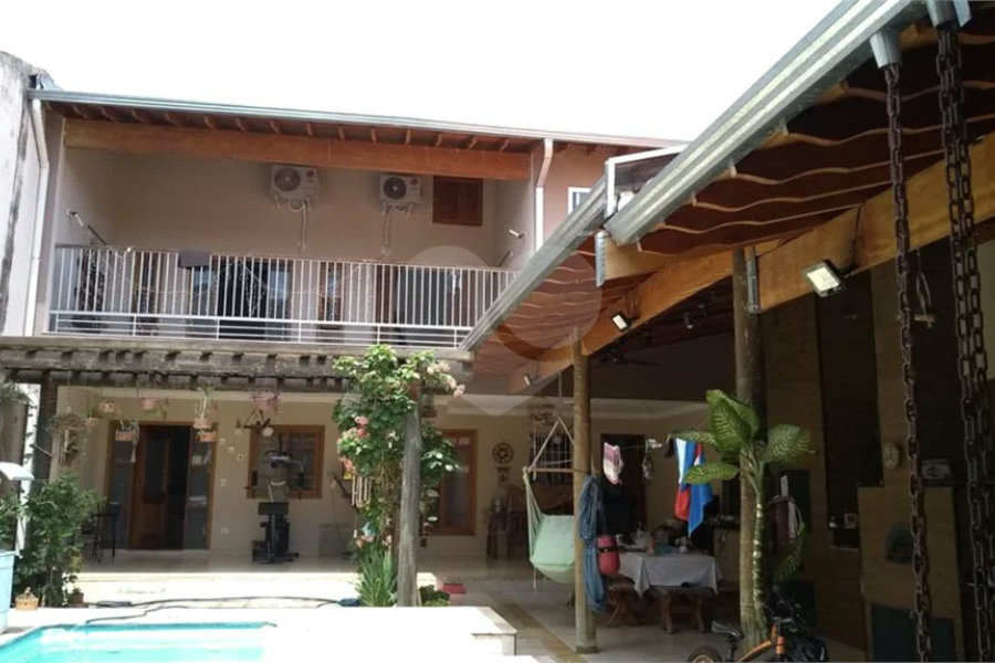 Casa à venda com 5 quartos no bairro Jardim Santa Silvia em Piracicaba/SP.