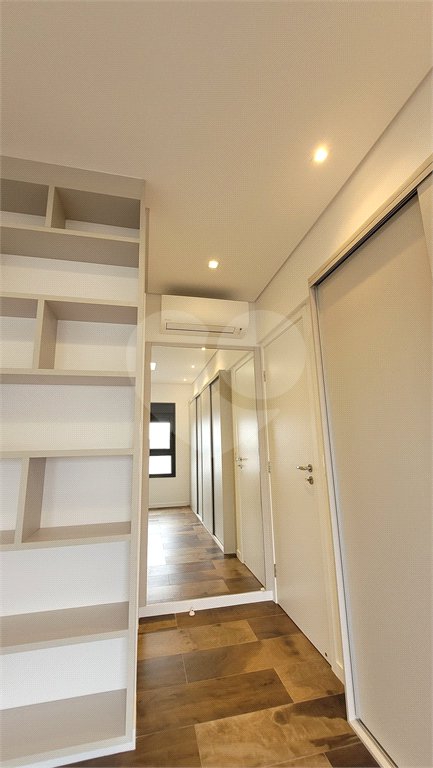 Apartamento de 2 quartos mobiliado à venda no Paraíso
