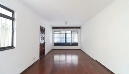 Casa à venda com 3 quartos, sendo 1 suíte, em Vila Sônia, São Paulo, SP