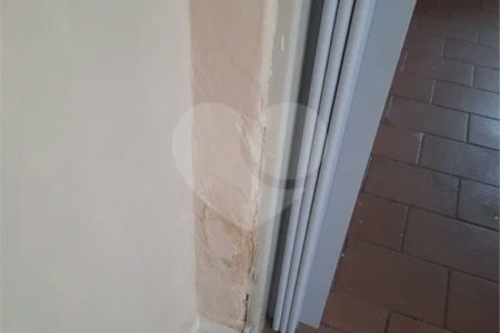 Jardim Morada do Sol- casa de vila- frente- sem vaga de garagem,(garagem pra moto,) - 1 dormitório, wc, cozinha, lavanderia - R$ 1000,00- com iptu- aceita 03 caução, fiador, 08 titulo de capitalização, obs - água e energia compartilhada, Ótima localização, próxima ao distrito i