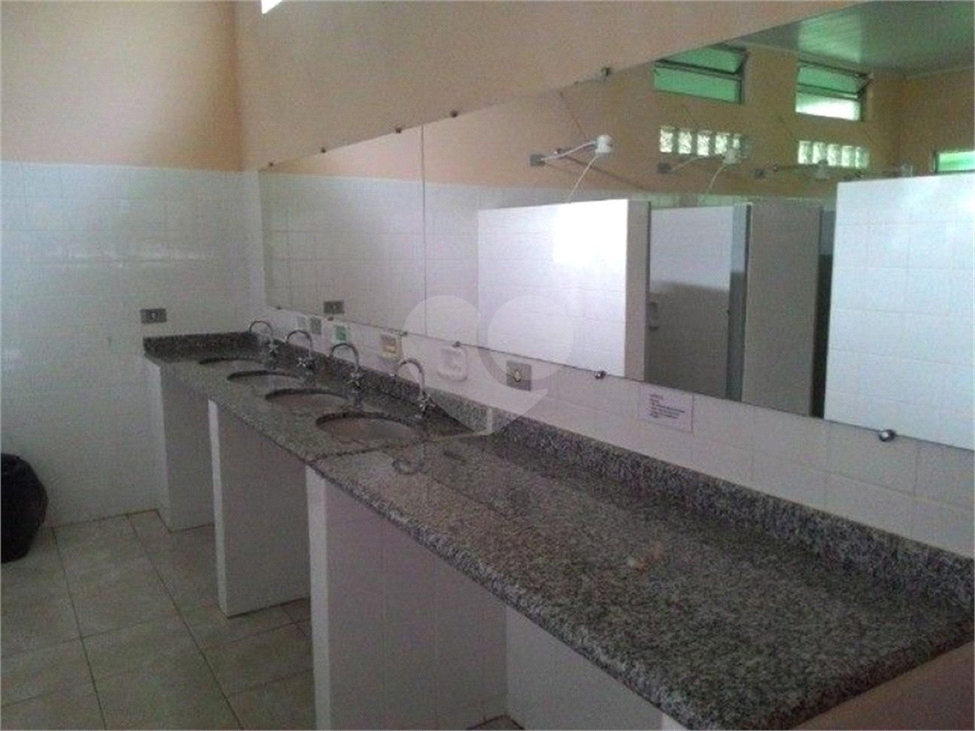 Sítio à Venda Natividade da Serra c/ 2.291,56m² Area Const. e 271.000,00m² Área Total
