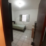 Casa com 250m², 4 dormitórios, 2 vagas.