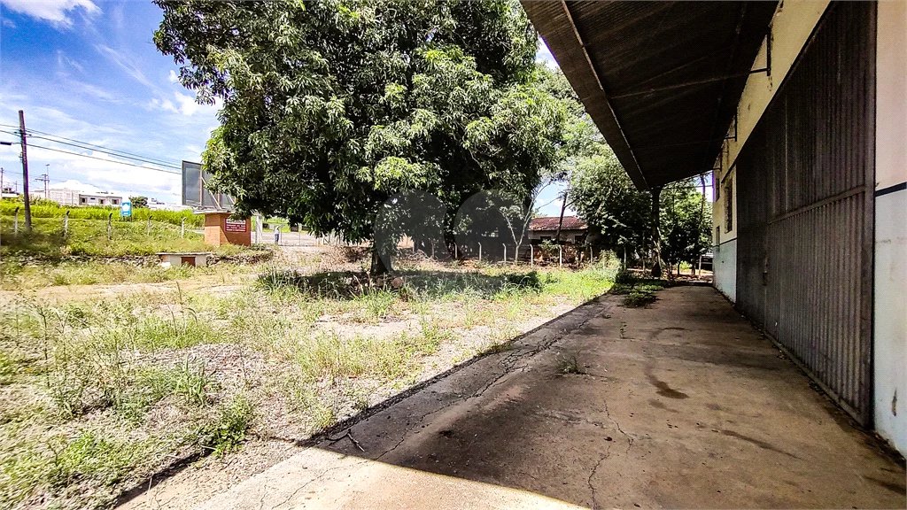Barracão 700m² na entrada de São João da Boa Vista