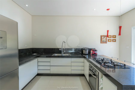Casa à venda com 4 suítes no condomínio Vale da Santa Fé, Vinhedo - SP