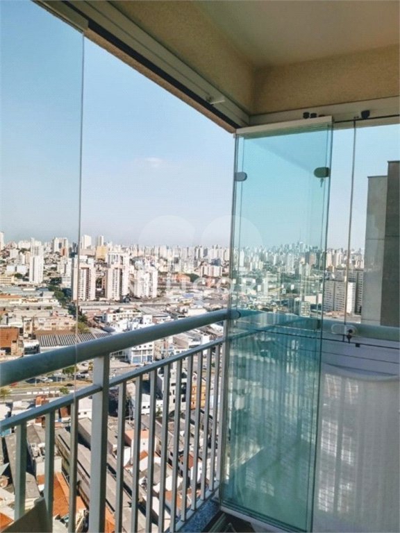 Apartamento à venda no Brás, 1 quarto, varanda, garagem, semimobiliado
