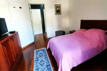 Casa à venda com 3 suítes no condomínio Recanto dos Paturis, Vinhedo - SP