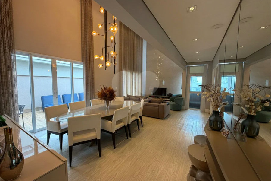 Casa de alto padrão em condomínio exclusivo com 4 suítes