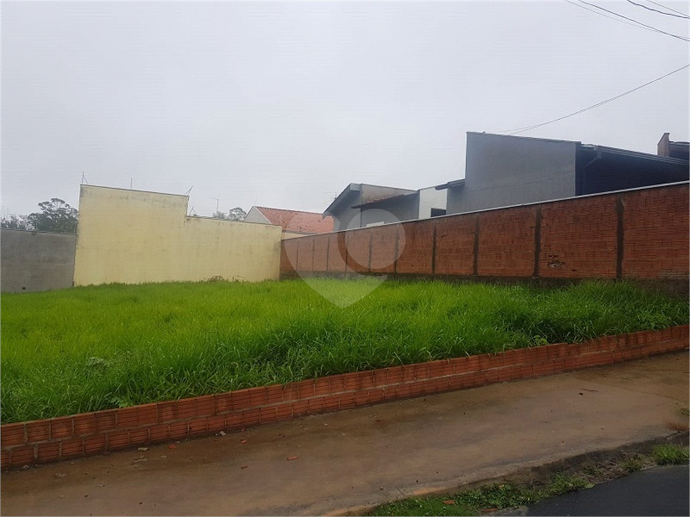 Excelente lote para venda.