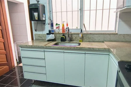 Sobrado com 3 dormitórios com 1 suíte e 3 vagas de garagem próximo a USP