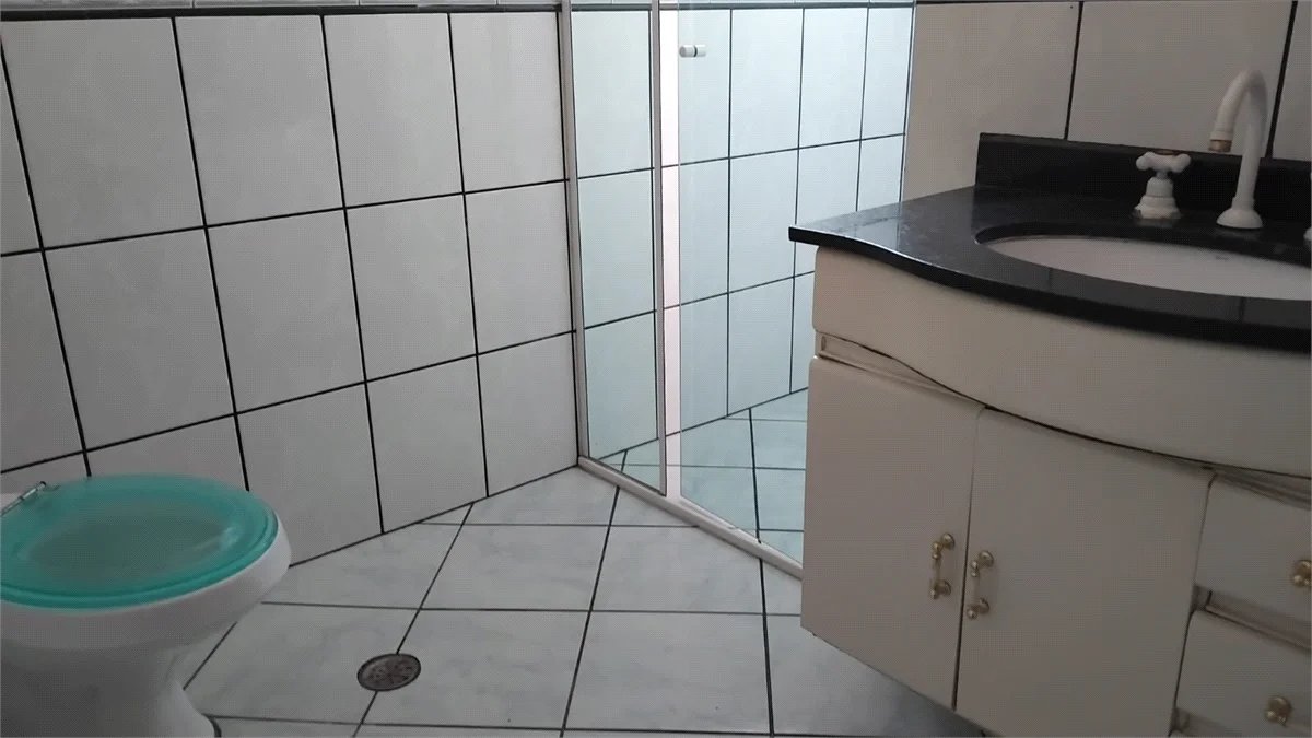 Sobrado à venda com 3 quartos, sendo 1 suíte,  em Jardim Bonfiglioli, São Paulo, SP