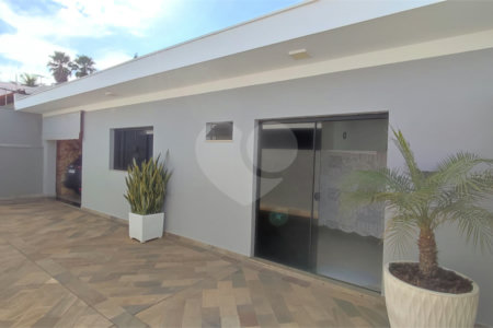 Casa com 3 dormitórios à venda no bairro Jardim Cardinalli, em São Carlos/SP