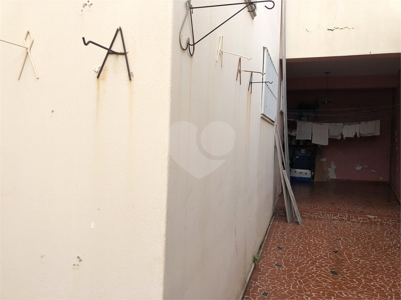 sobrado na Região do Jardim França próximo da Padaria Paris, com 3 dormitórios, 3 vagas de garagem,