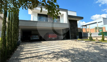 Casa à venda com 4 suítes em Santa Isabel, Louveira, SP