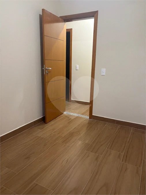 Sobrado à venda ou para alugar com 3 suítes em Horto, São Paulo, SP
