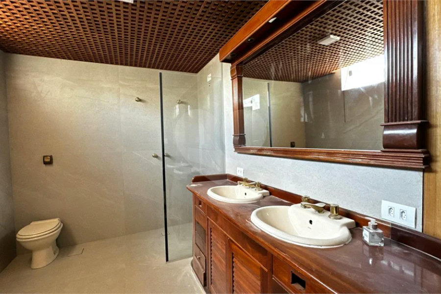 Casa Comercial disponível para venda e locação no Bairro Cidade Jardim em Piracicaba - SP.