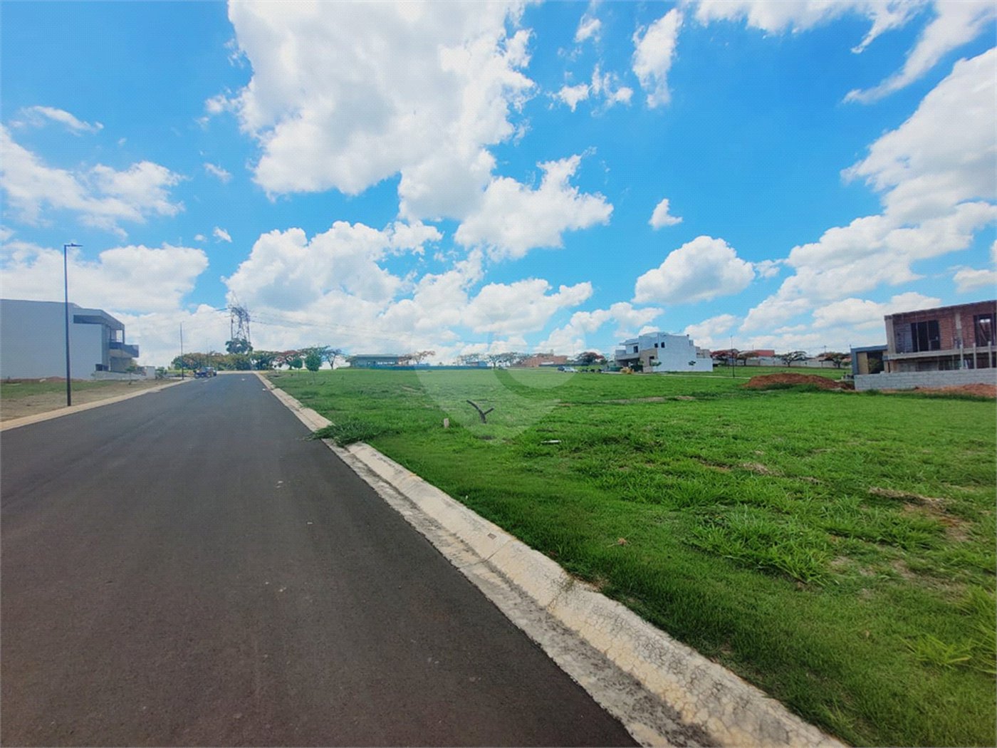 Oportunidade no Condomínio Villa Sapezal com ótima topografia - 360m² – Indaiatuba/SP
