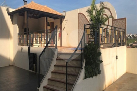 Apartamento no Condomínio Residencial Piet Mondrian.