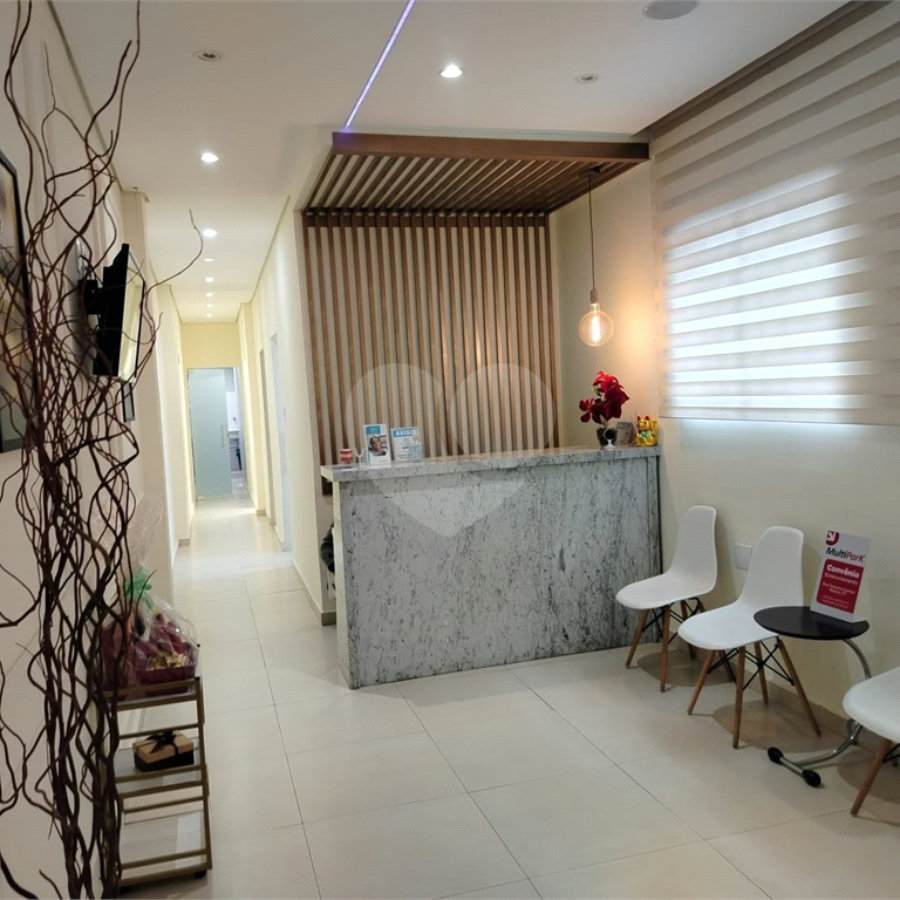 Prédio comercial à venda na Vila Mariana, 150 m², com renda