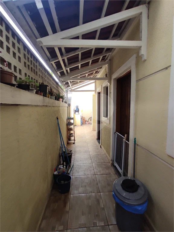Sensacional sobrado c/ quintal e 3 dorms enormes com varanda! 12 min andando p/o metrô P Inglesa!