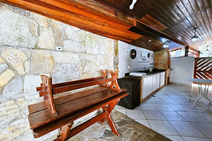 Casa à venda com 4 quartos, sendo 2 suítes, em Riviera de São Lourenço, Bertioga, SP