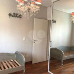 Apto 220 metros no Campo Belo. varanda, 5 vagas, 3 suítes. Visite