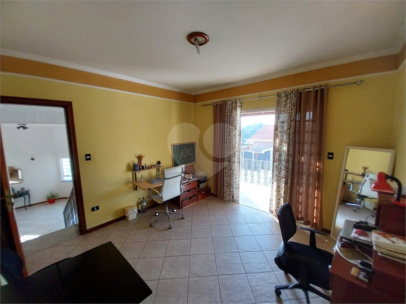 Sobrado à venda com 5 quartos, sendo 1 suíte,  em Terra Nobre, Louveira, SP