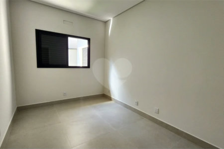 Casa Térrea Recém-Construída à Venda no Condomínio Portal do Bosque – Louveira/SP