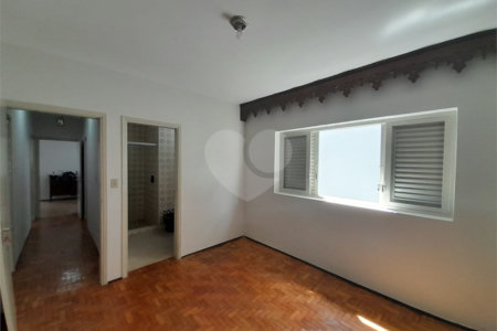 Casa Disponível para Venda ou Locação na Vila Nery – Ideal para Residência ou Comércio