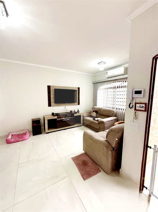 Casa térrea para venda com 02 dormitórios e 02 vagas de garagem em Atibaia