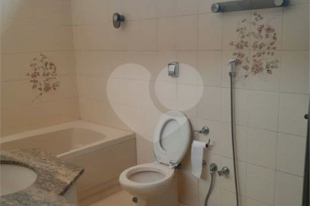 Linda casa para venda / Locação em bairro nobre