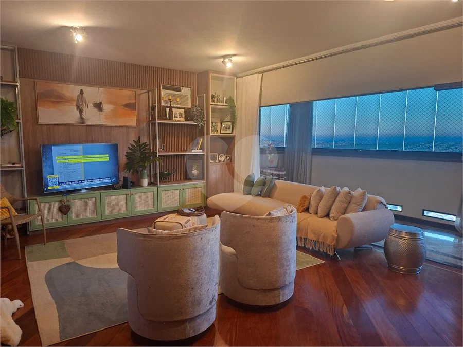 Apartamento elegante no Ed. Albatroz, bairro Pau Preto, todo reformado, com 4 dormitórios (2 suítes, uma com closet) à VENDA, 180 m², por R$ 1.080.000,00 em Indaiatuba/SP.