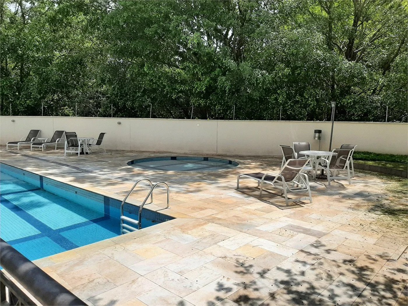 Apartamento à venda ou para alugar com 3 quartos, sendo 1 suíte, em Vila Suzana, São Paulo, SP