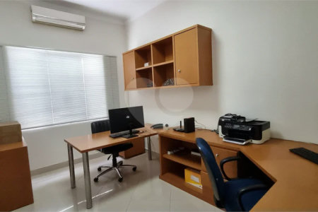 Lindo sobrado com 4 suites e piscina à venda, 365m², por R$ 2.450.000,00 no condomínio Villa Suiça, em Indaiatuba/SP.