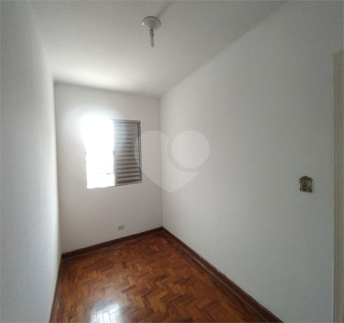 SOBRADO DE 100 M² COM 03 DORMITÓRIOS, VAGA E QUINTAL PARA LOCAÇÃO (OU VENDA) NO JARDIM DO COLEGIO-SANTANA