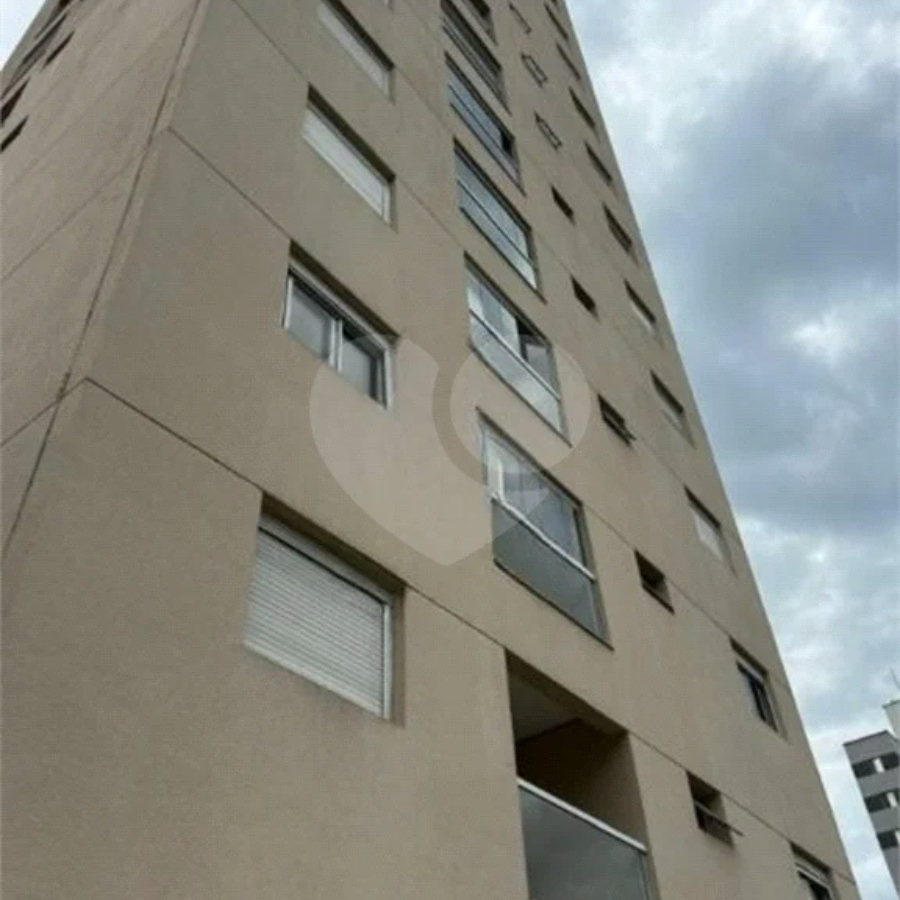 Apartamento com 138m², 3 dormitórios, sendo 3 suítes, 2 vagas de garagem, à venda na Vila Valparaiso em Santo André.
