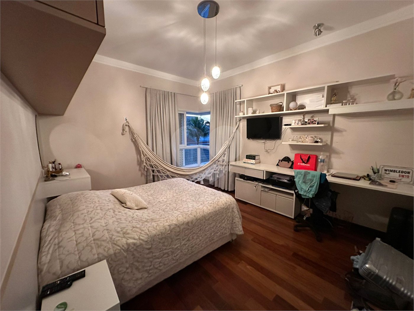 Casa a venda no condomínio Damha II